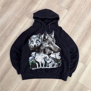 Vintage The Mountain Black Hoodie with Wolf Design